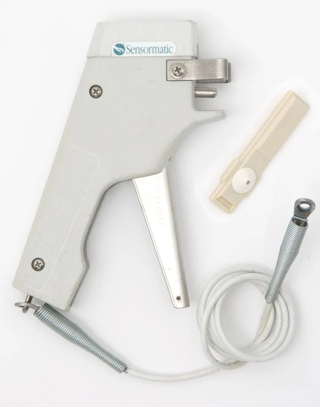 Hand Detacher for Ultra Gator Tags, MK75 (Pre-owned).